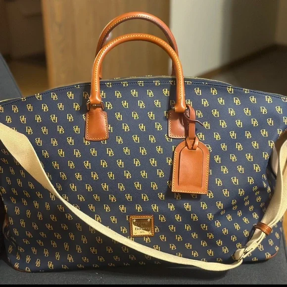 EUC Dooney and Bourke Navy Gretta Weekender Bag - Picture 2 of 13